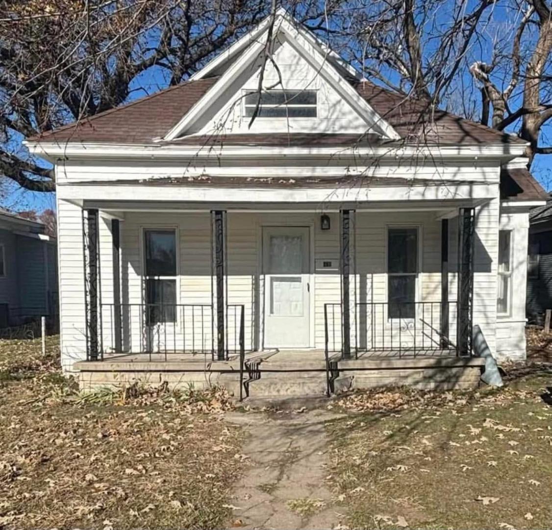 Front exterior of 630 E 6th Ave