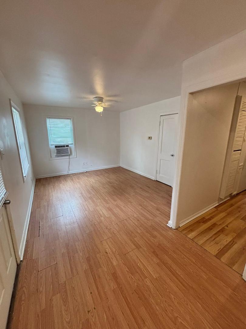 712 N Van Buren, photo 2